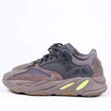Load image into Gallery viewer, Adidas Yeezy 700 Mauve SZ 9.5